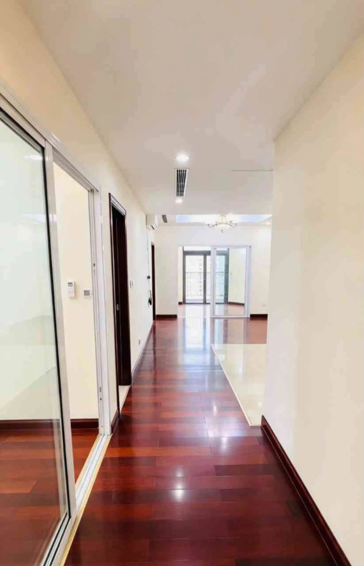 Bán căn hộ Royal City 103,6m² 3PN, 9,5 tỷ, tầng cao - Ảnh 1
