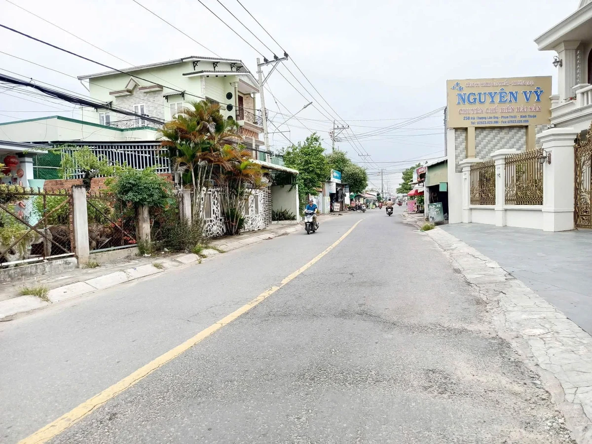 Bán nhà 1 trệt 1 lầu 48m2 Phan Thiết 2 tỷ 450 - Ảnh 1