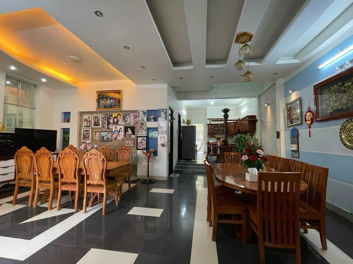 Bán biệt thự 300m full nội thất đường 12m Ngô Gia Tự 5.3 tỷ - Ảnh thu nhỏ 3