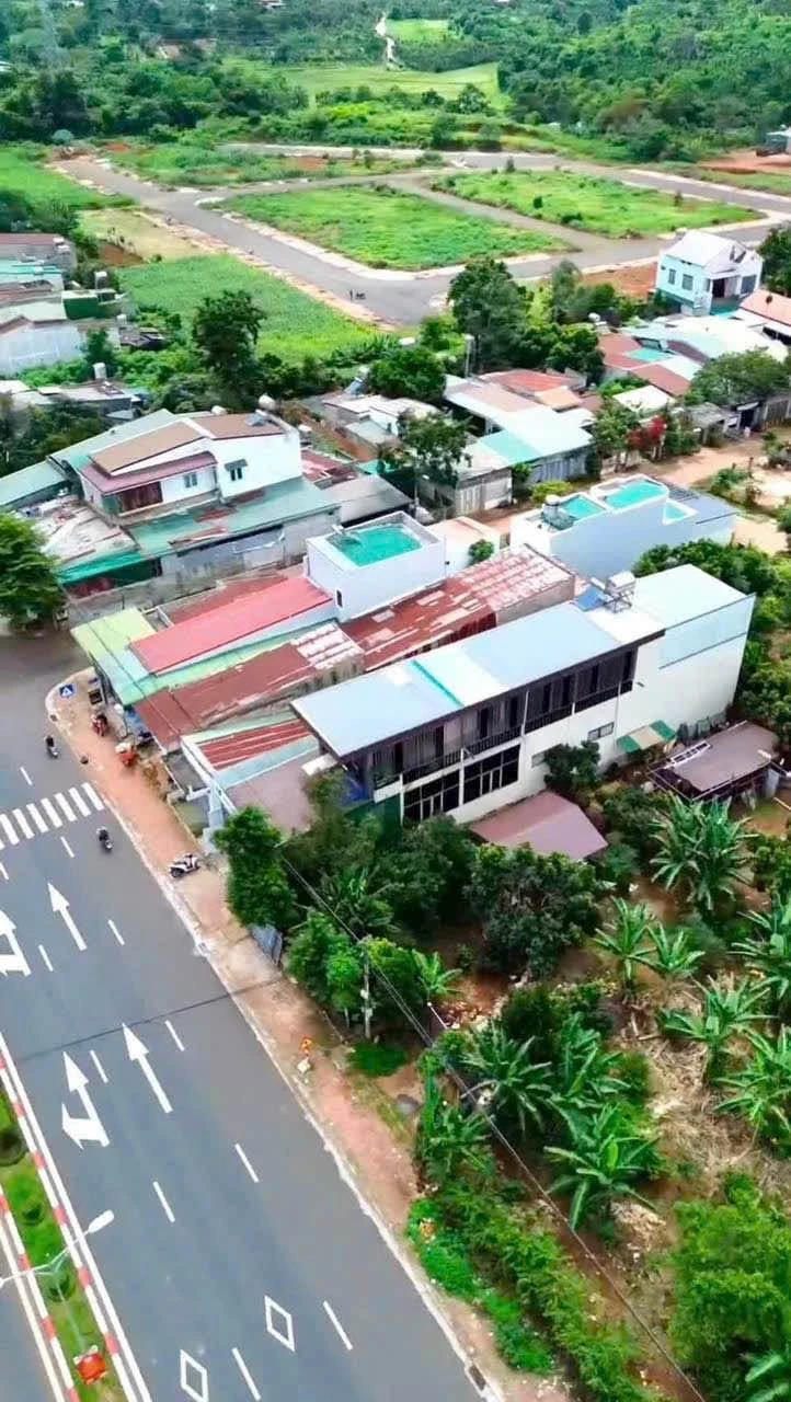Bán nhà mặt tiền 228m² Nguyễn Văn Linh, Buôn Ma Thuột - Ảnh 1