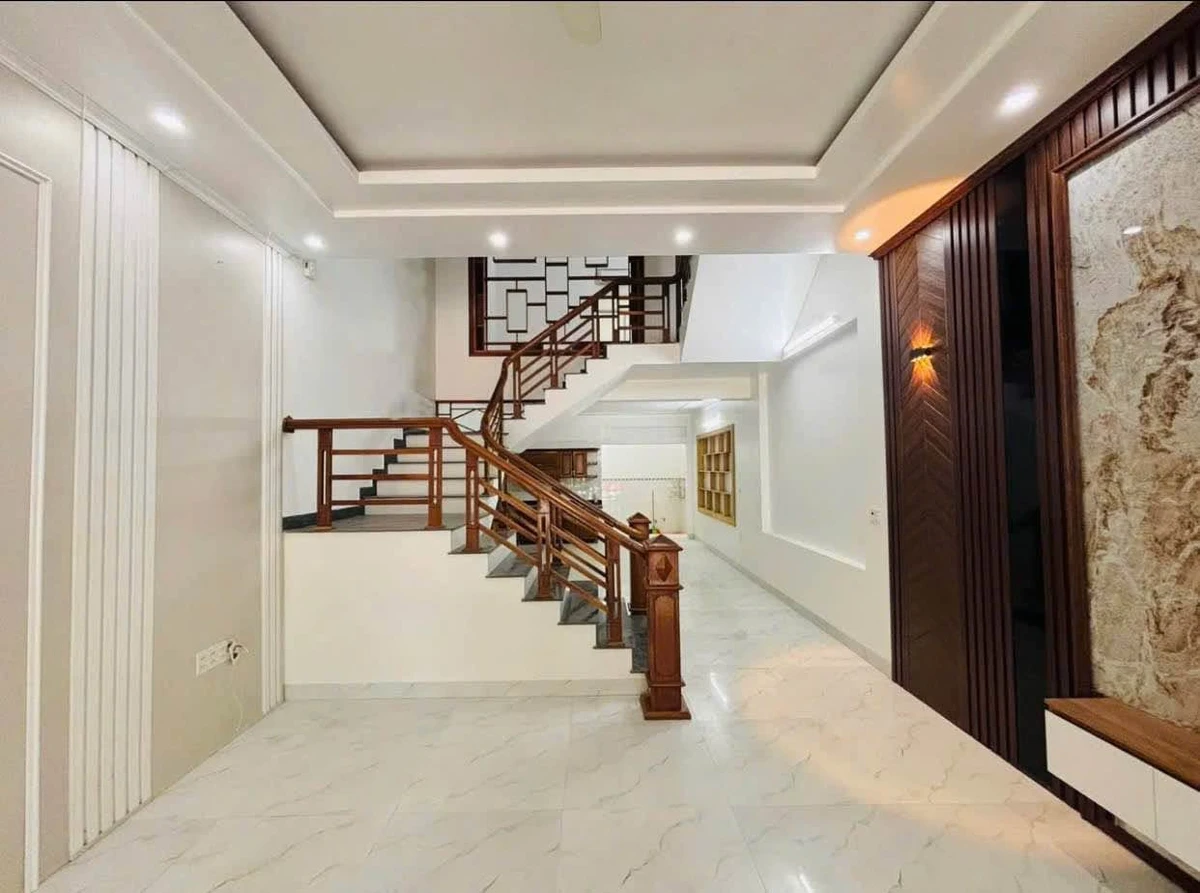 Bán nhà 4 tầng 100m² mặt tiền 5m Lý Nam Đế - Ảnh thu nhỏ 2