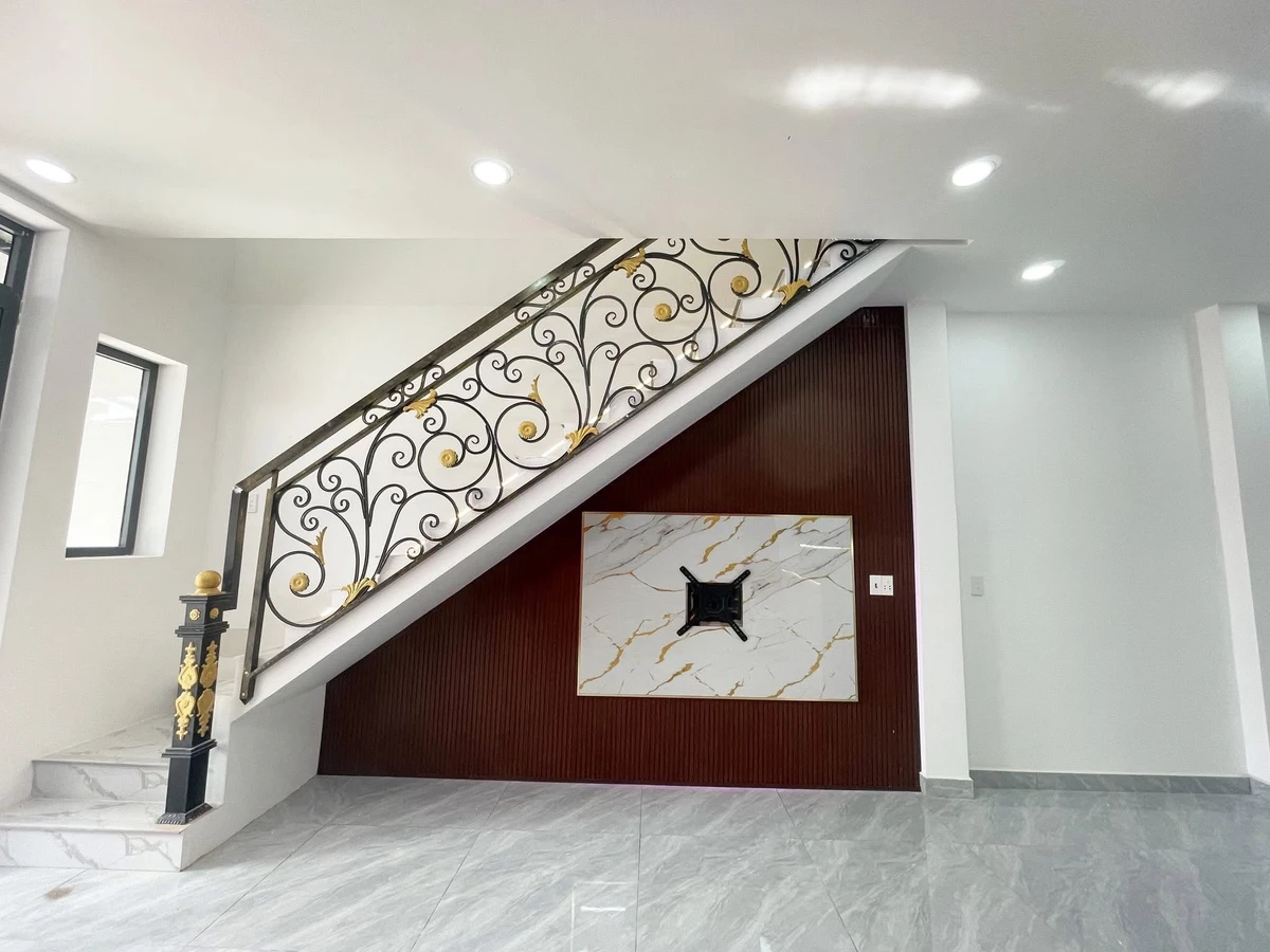 Bán nhà lầu 4x23m, 4 phòng ngủ, giá 2,1 tỷ tại Đức Hòa, Long An - Ảnh thu nhỏ 5