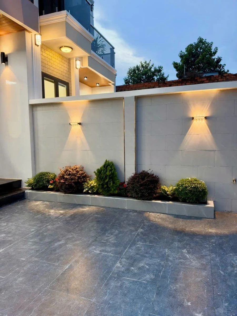 Bán nhà 1 trệt 1 lầu 100m2 trung tâm Long Điền - Ảnh thu nhỏ 2