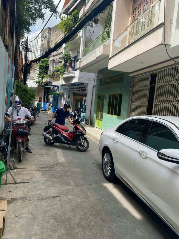 Cho thuê nhà hẻm xe hơi 2PN 40m² Hoàng Văn Thụ Phú Nhuận