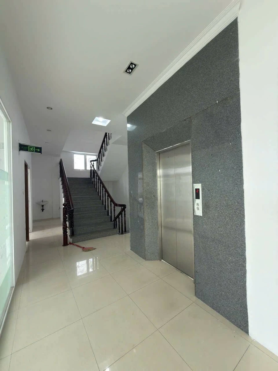 Cho thuê nhà mặt tiền Nguyễn Trung Trực 738m², 70 triệu/tháng - Ảnh thu nhỏ 4