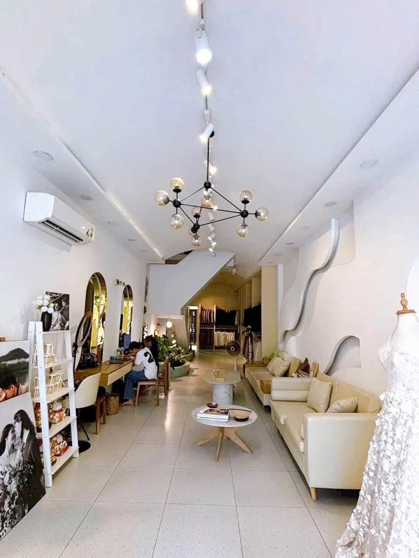 Bán nhà 1T-3L 5PN mặt tiền Phạm Văn Thuận, Đồng Nai, 111m2, 13 tỷ