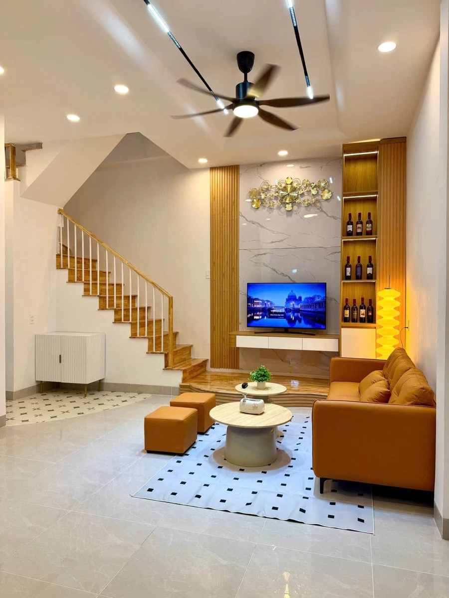 Bán nhà 3 tầng 42m² hẻm Nguyễn Thái Học 3.4 tỷ - Ảnh 1