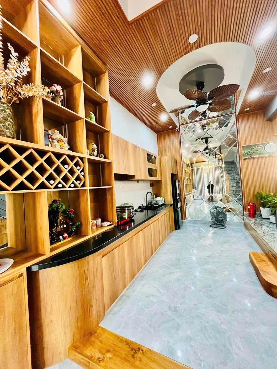 Bán nhà mặt tiền Kế Chợ Đầm, 3 tầng, 111m², Quận 1 - Ảnh thu nhỏ 2