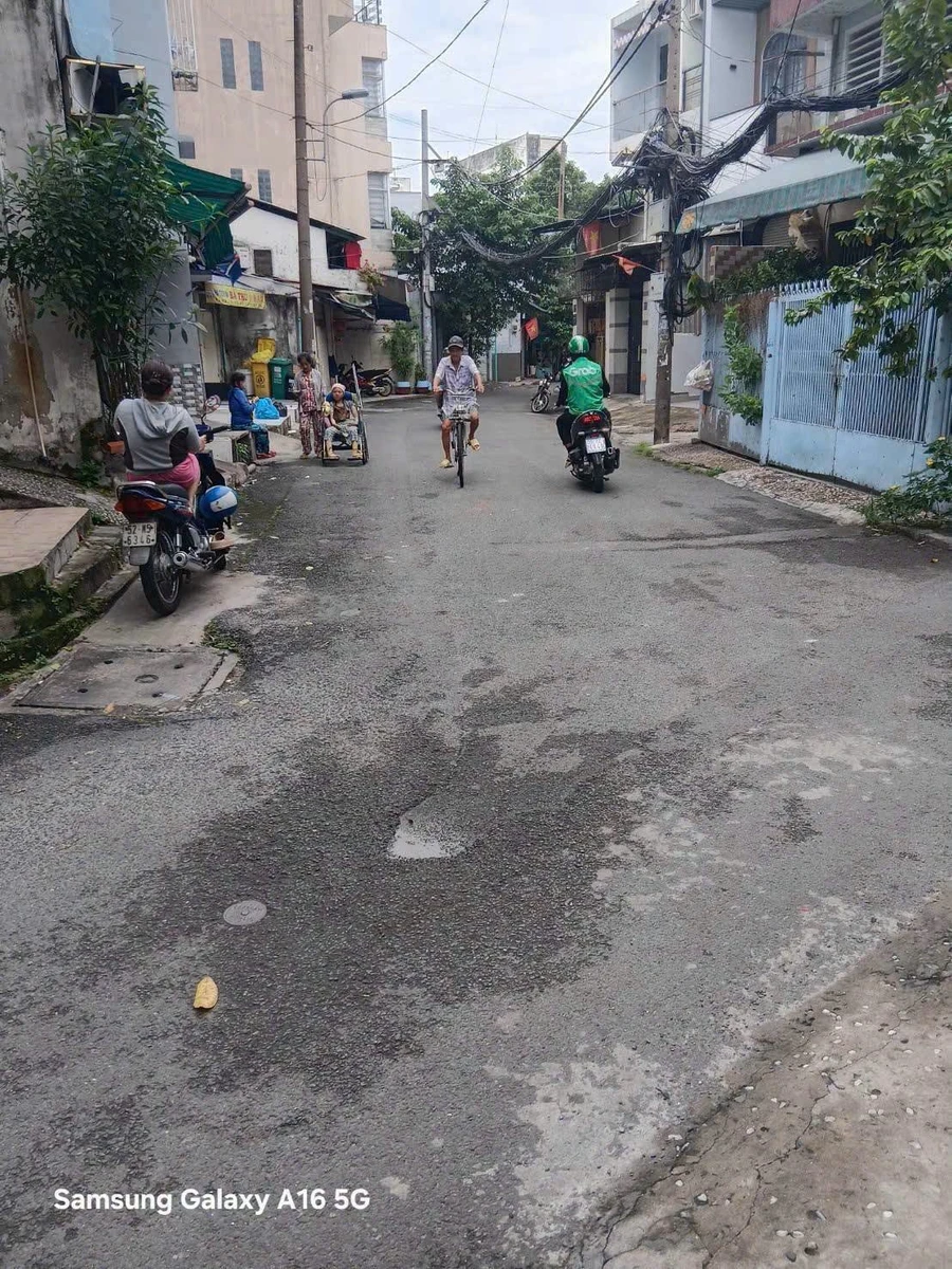 Bán nhà phố 118m2, 8 PN 8 WC Q11 giá 8 tỷ - Ảnh thu nhỏ 2