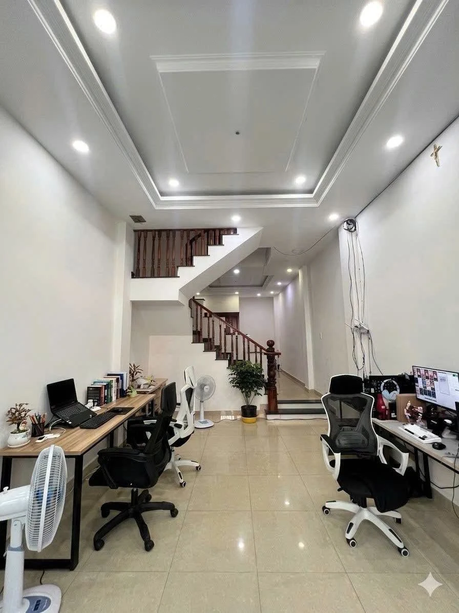 Bán nhà 3 tầng 57m2 hẻm xe hơi đường số 11 Trường Thọ, Thủ Đức giá 7,2 tỷ - Ảnh thu nhỏ 2