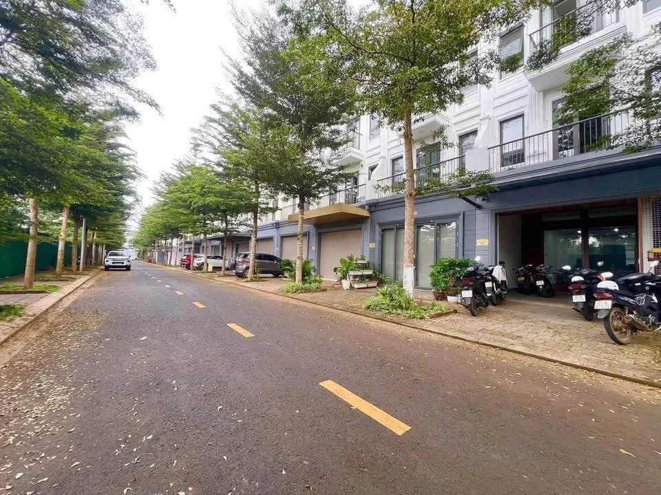 Bán nhà 4 tầng hoàn thiện 5x20m tại Ecocity Buôn Ma Thuột giá 7,5 tỷ - Ảnh 1