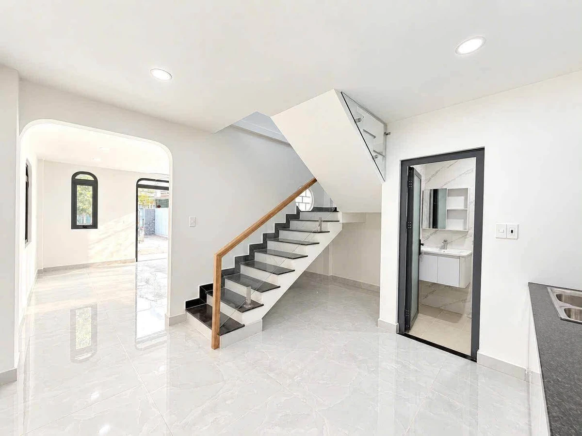 Bán nhà lô góc 2 tầng 66m² 3PN đường Bùi Đình Túy, Bình Thạnh, giá 6,5 tỷ - Ảnh thu nhỏ 2