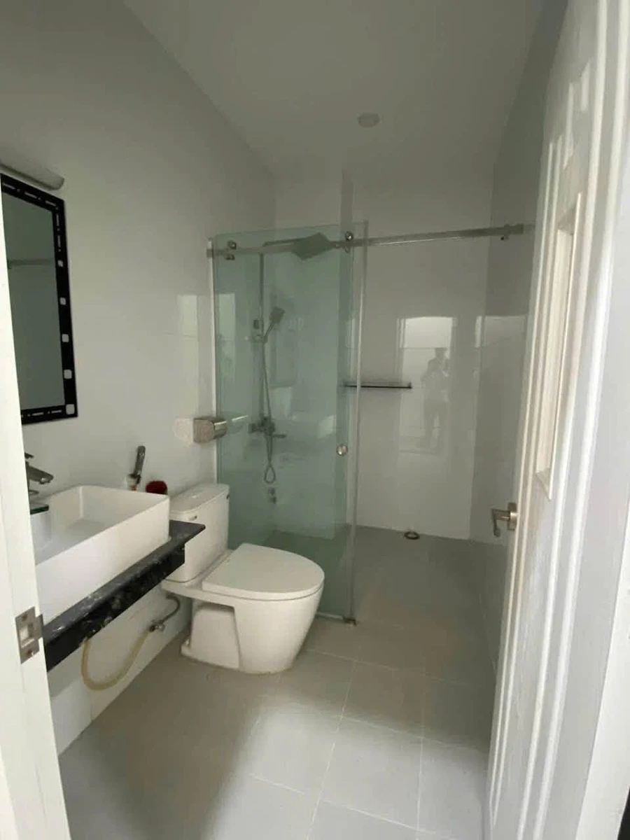 Cho thuê nhà mặt tiền 1 trệt 2 lầu Bình Hòa 250m2 - Ảnh thu nhỏ 5