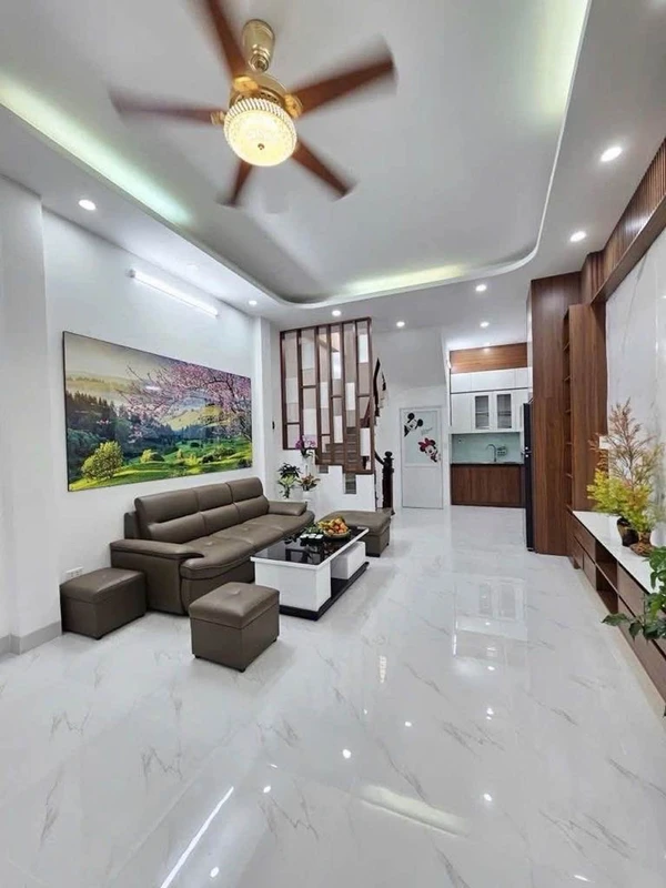 Bán nhà 4 tầng Hoàng Quốc Việt Cầu Giấy, 50m², 11,5 tỷ