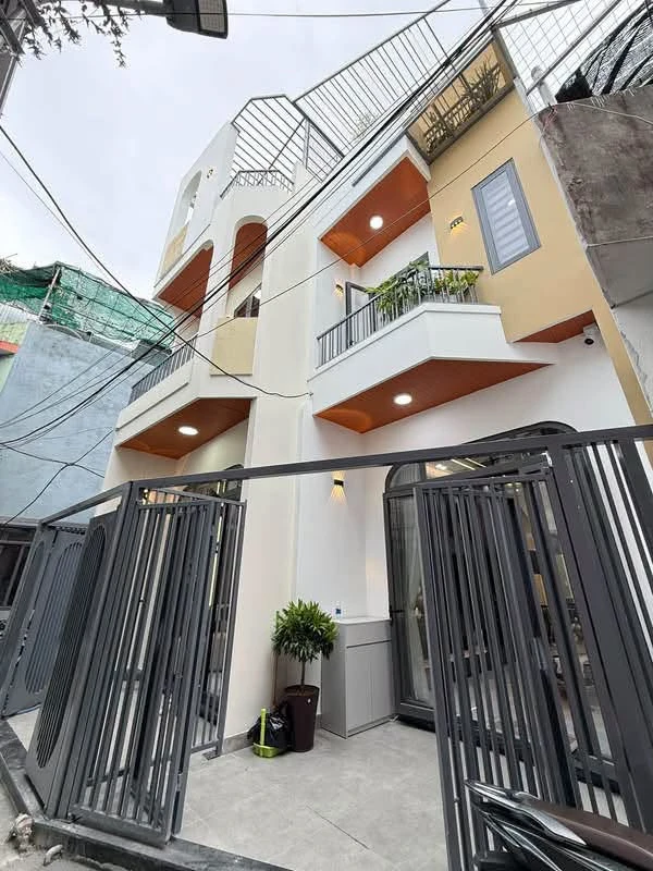 Bán nhà 3 tầng 62m2 gần biển Đà Nẵng 5 tỷ 6