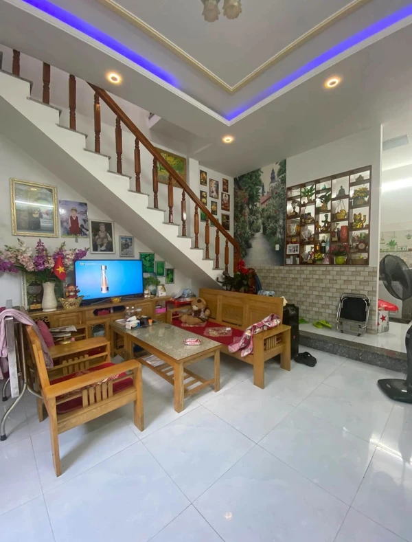 Bán nhà góc 2 mặt hẻm 47m², 2 tầng, đường Lê Hồng Phong, Quy Nhơn, giá 2,05 tỷ