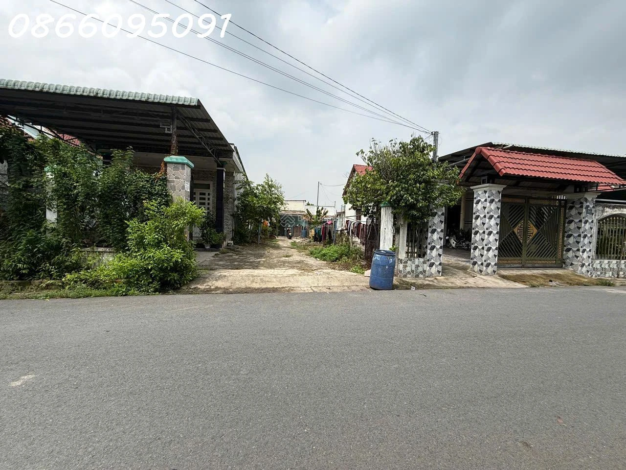 Hàng hiếm, bán đất tặng nhà cấp 4 đường Chánh Phú Hòa 045, 120m2, 2,8 tỷ - Ảnh 1