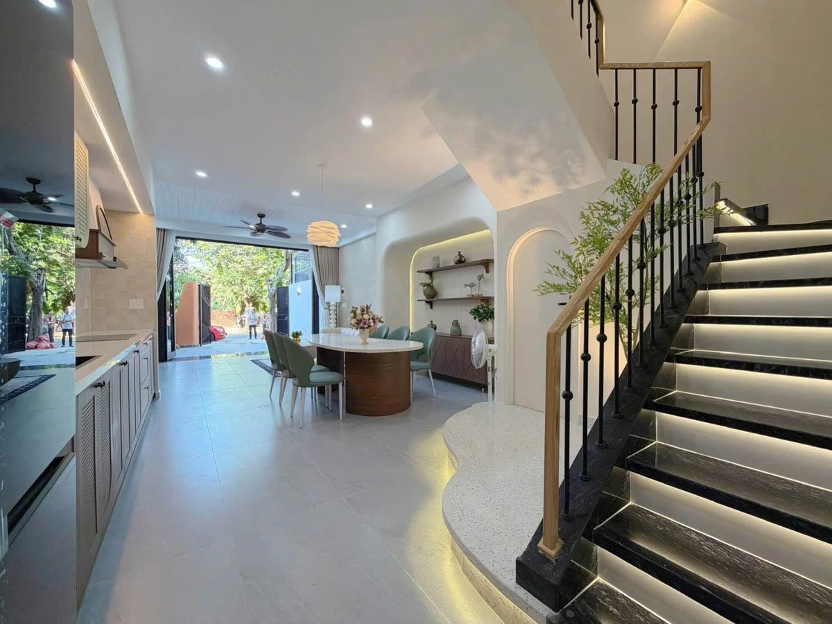 Bán nhà 3 tầng mặt tiền 100m² Hòa Xuân Đà Nẵng - Ảnh thu nhỏ 5