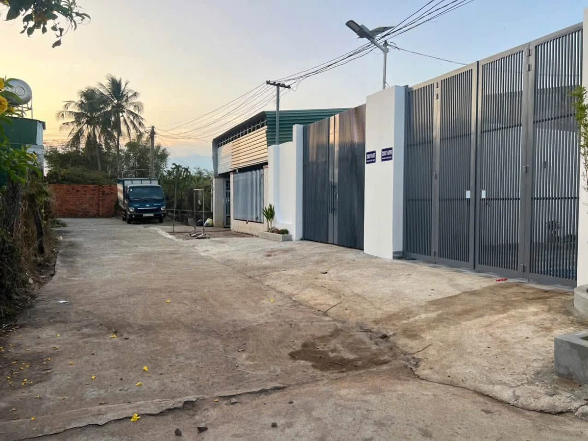 Bán nhà phố mặt tiền 5x26m, 2 PN, Khánh Xuân Q.12 - Ảnh 1