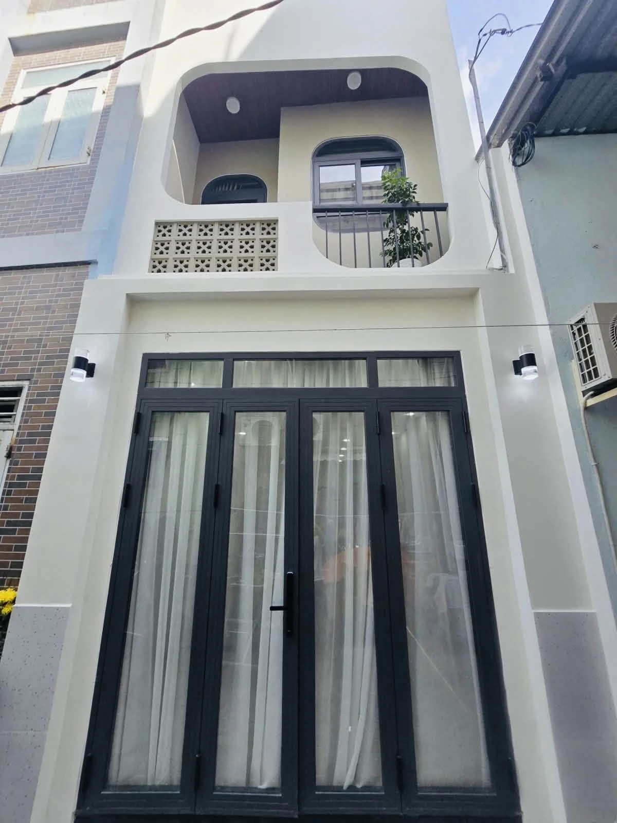 Bán nhà hẻm thông 2 tầng 40m2, 3PN 2WC, đường Âu Cơ, Phường 10, Tân Bình - Ảnh 1