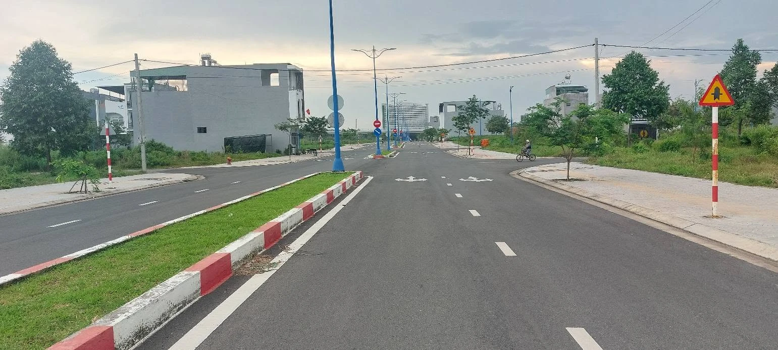 Bán đất góc 2 mặt tiền 95.6m2 Lan Anh 1 Hoa Long - Ảnh 1