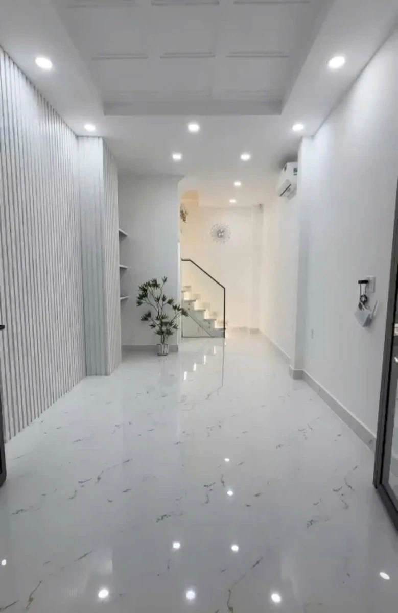 Bán nhà hẻm ô tô 3x8m, 3 tầng mới, gần Cách Mạng Tháng 8, Q10 - Ảnh thu nhỏ 3