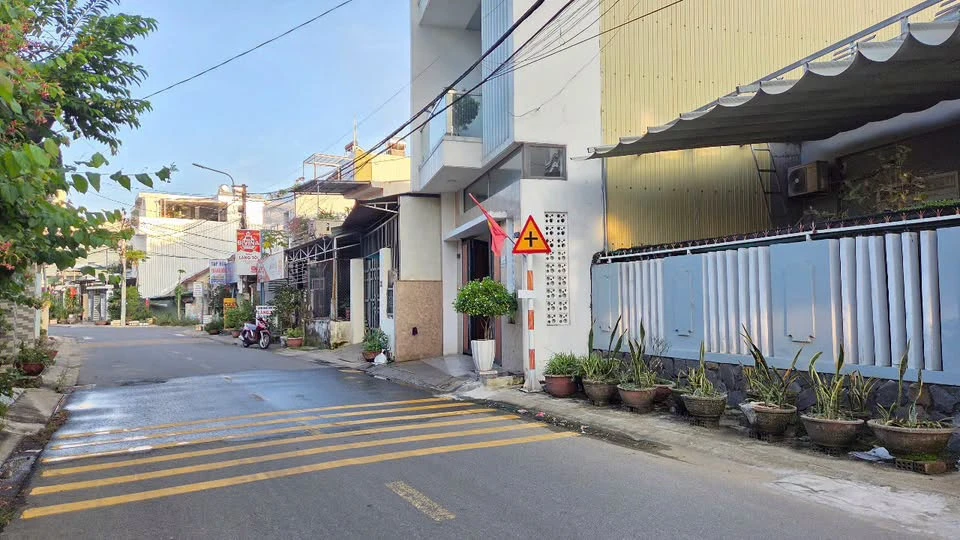 Bán nhà + quán cafe mặt tiền Nguyễn Cư Trinh 280m2, 4 tỷ - Ảnh thu nhỏ 2