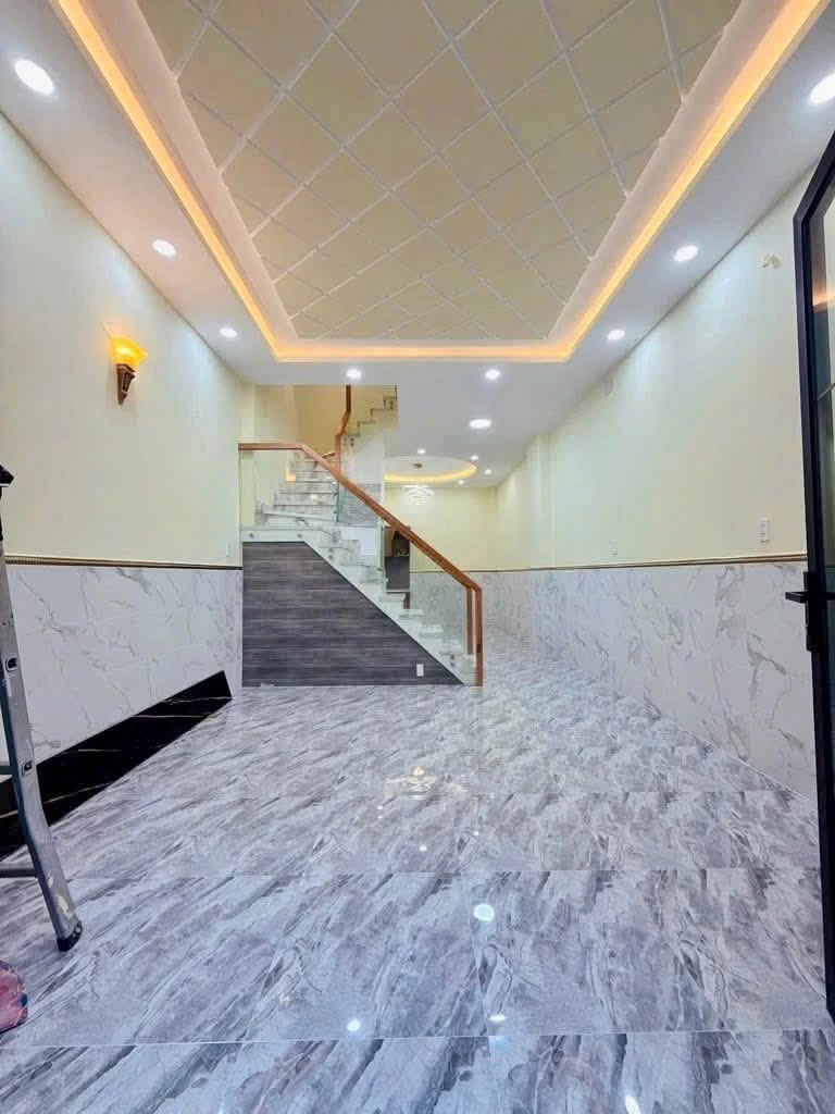 Bán nhà 4 tầng 40m² mặt tiền Quận 4, 12,4 tỷ - Ảnh thu nhỏ 2
