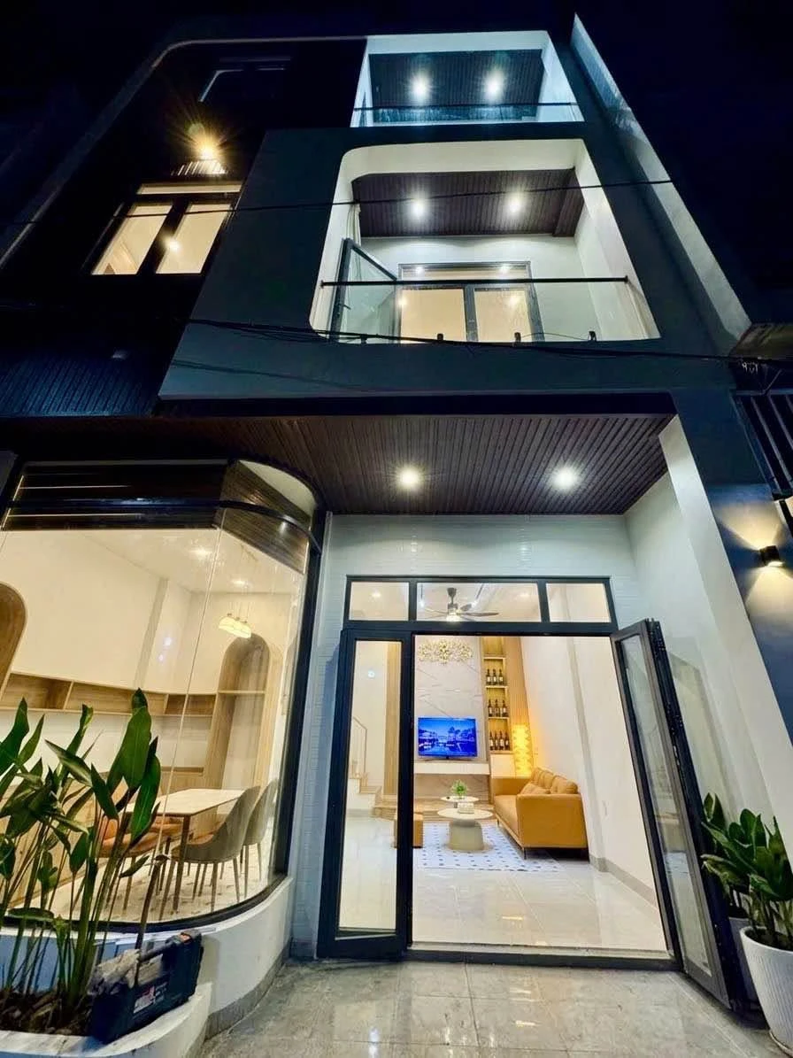 Bán nhà 3 tầng 42m² Nguyễn Thái Học Quy Nhơn 3 tỷ 400 - Ảnh 1