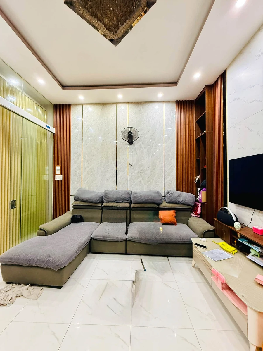 Bán nhà 3 tầng đường Trần Hưng Đạo Quy Nhơn 2 tỷ 450 - Ảnh 1