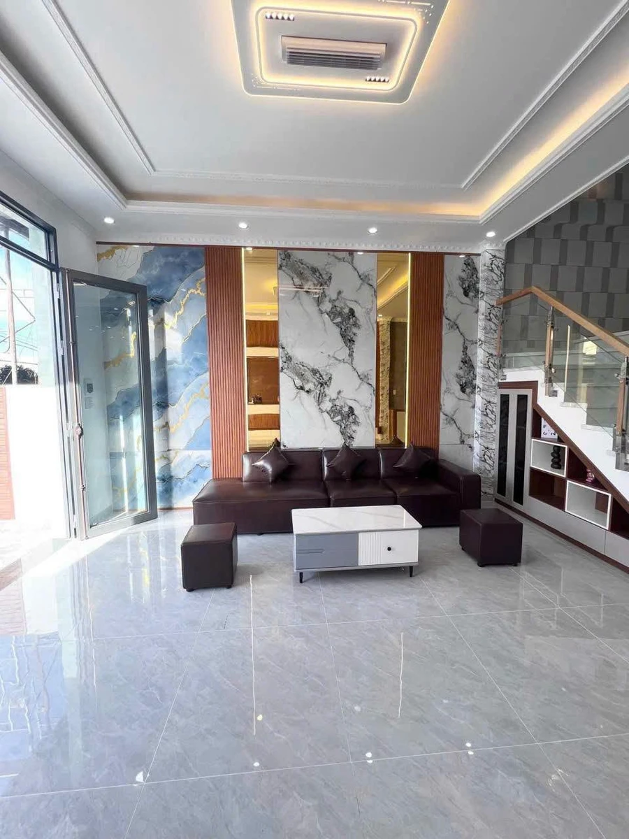 Bán nhà 1 trệt 1 lầu 111m², 4 phòng ngủ, 2.65 tỷ, Bến Lức - Ảnh thu nhỏ 4