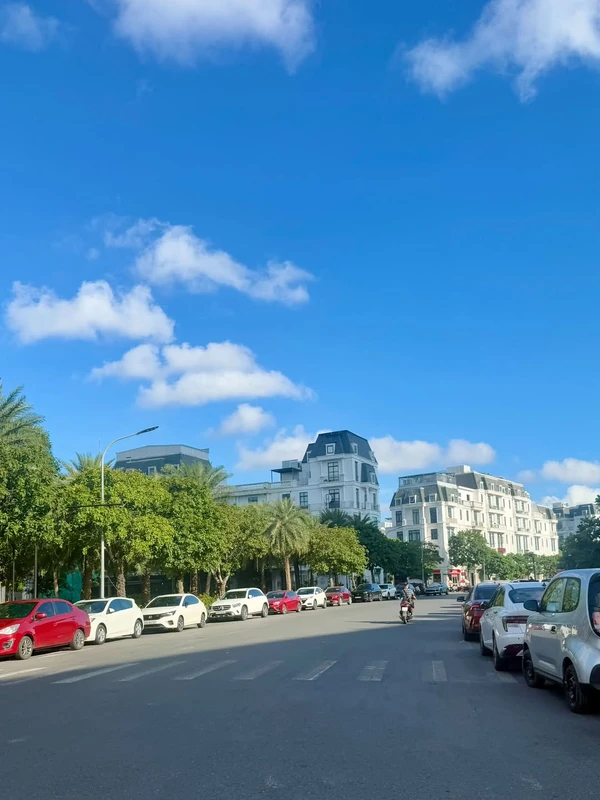 Bán shophouse 108m2 gần quảng trường giá 22 tỷ