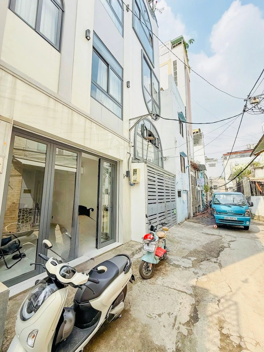 Bán nhà hẻm xe tải Nguyễn Xí 3 tầng 108m² Bình Thạnh - Ảnh 1
