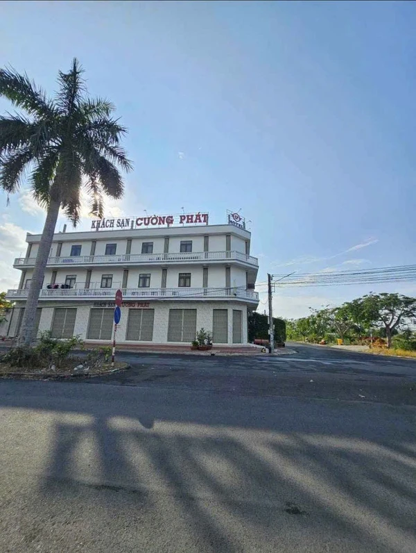 Bán cặp nền 260m2 có 2 sổ hồng, 2 nhà tiền chế, khu Tài Lộc, Phường Lý Văn Lâm, Cà Mau