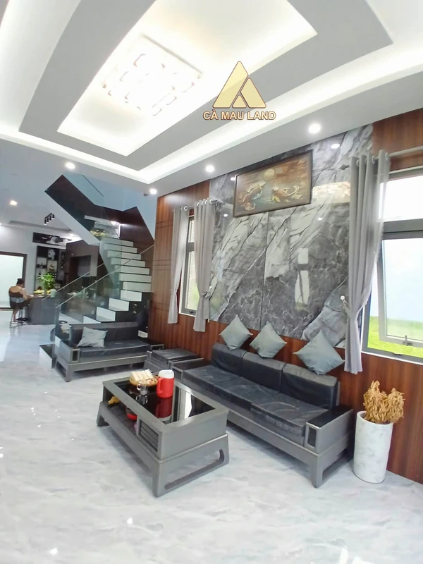 Nhà 2 lầu 100m² hiện đại, 3 phòng ngủ, giá 3 tỷ Cà Mau