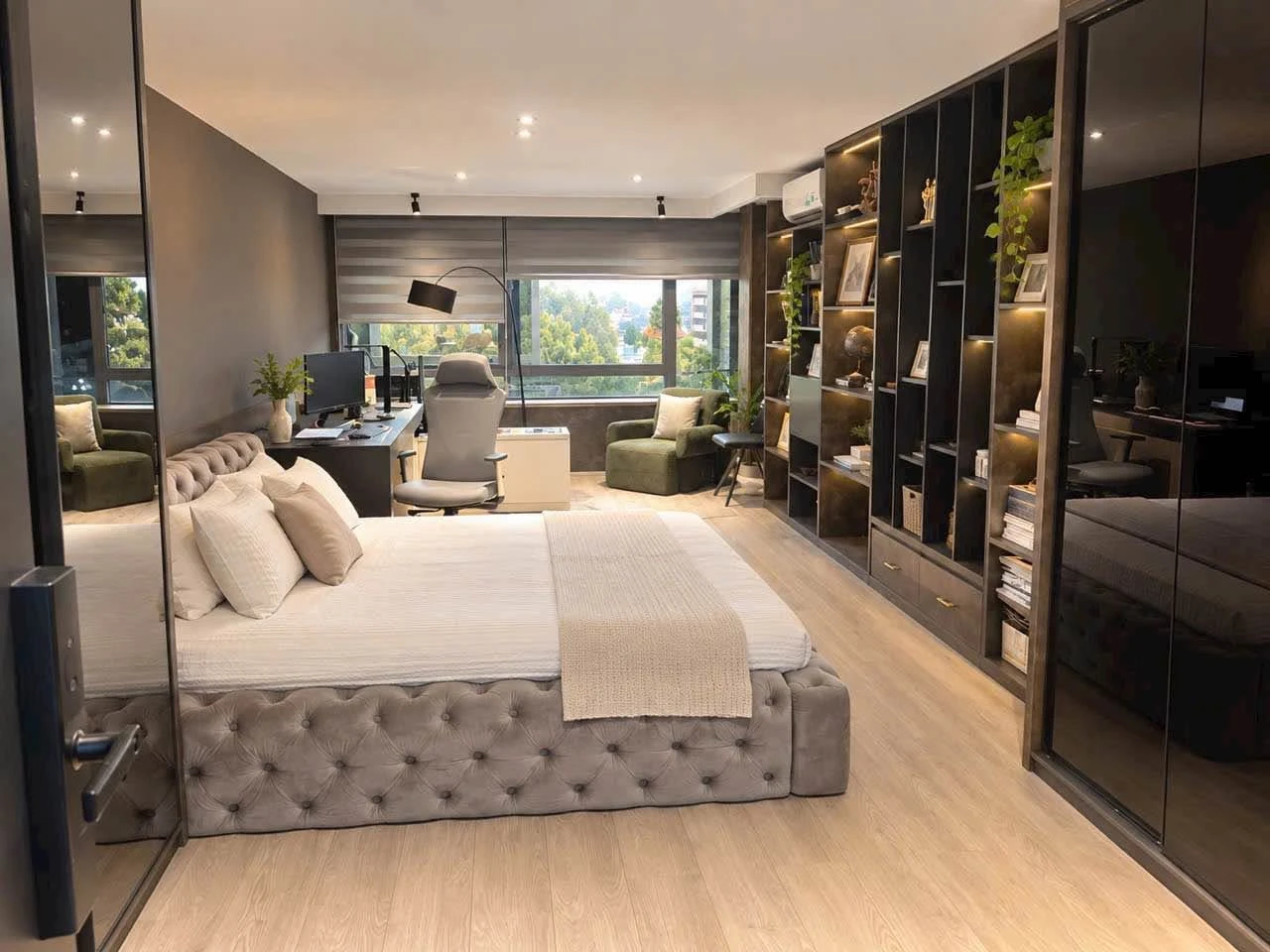 Bán nhà 1 trệt 2 lầu mặt tiền Võ Văn Kiệt 350m2, Phan Thiết - Ảnh 1