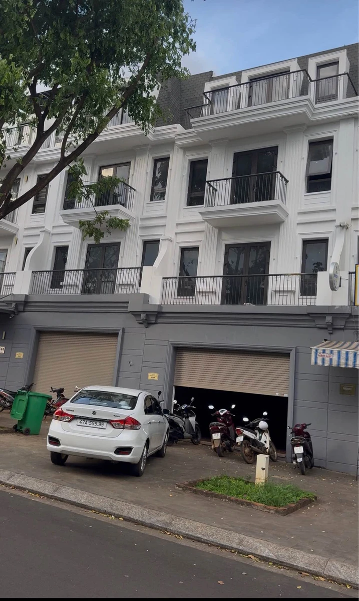 Bán nhà phố mặt tiền 432m² Ecocity Bình Chánh 8,7 tỷ - Ảnh thu nhỏ 2