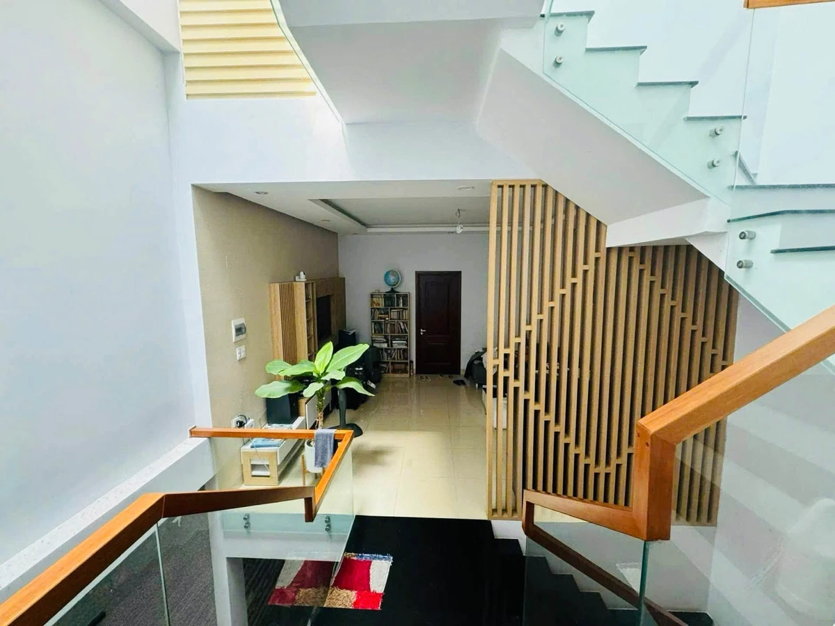 Bán nhà mặt tiền Huỳnh Tấn Phát 100m2, 3 tầng, giá hơn 13 tỷ - Ảnh thu nhỏ 2
