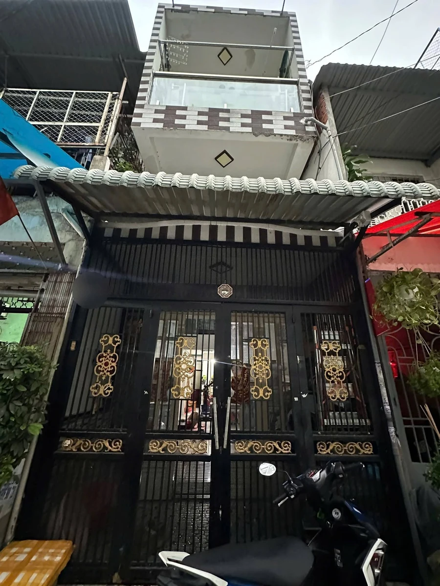 Bán nhà hẻm xe hơi 3 tầng 3PN 2WC đường Lạc Long Quân, Quận 11 - Ảnh 1