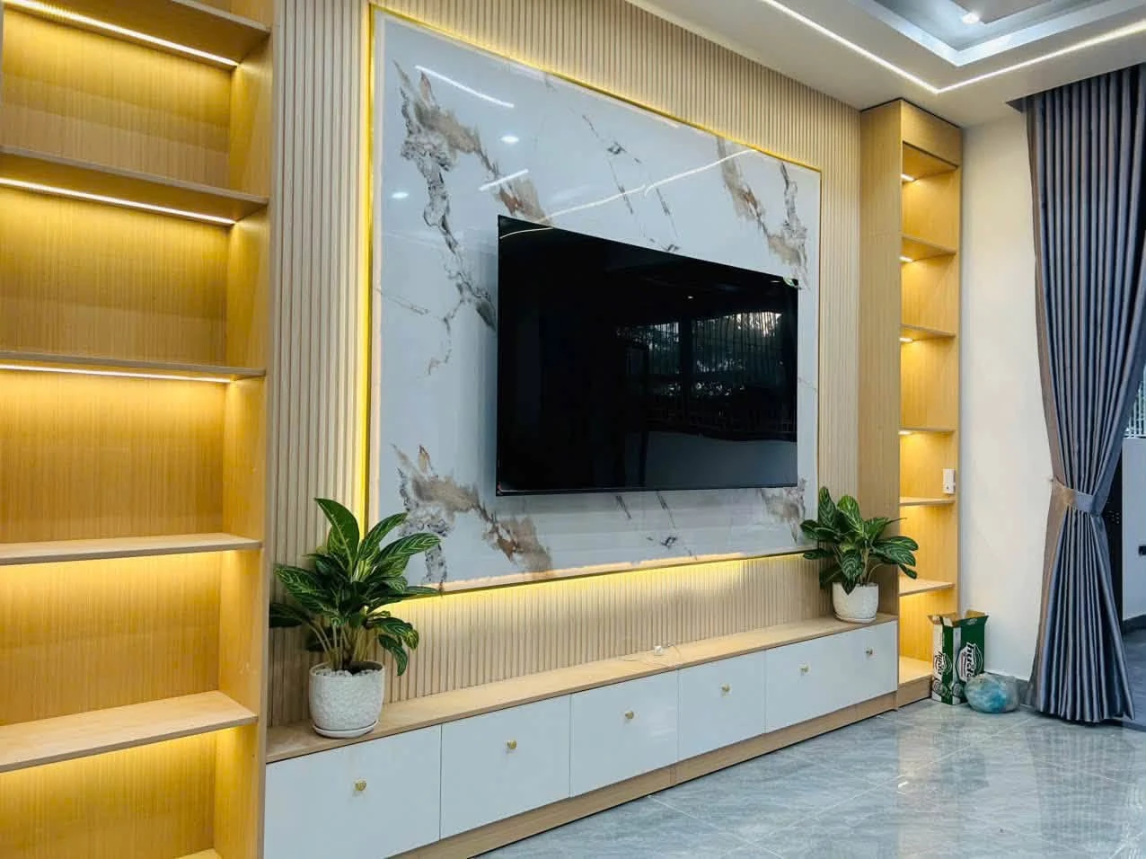 Bán nhà 3 tầng 105m² Phú Mỹ Thượng Huế 3.9 tỷ - Ảnh 1