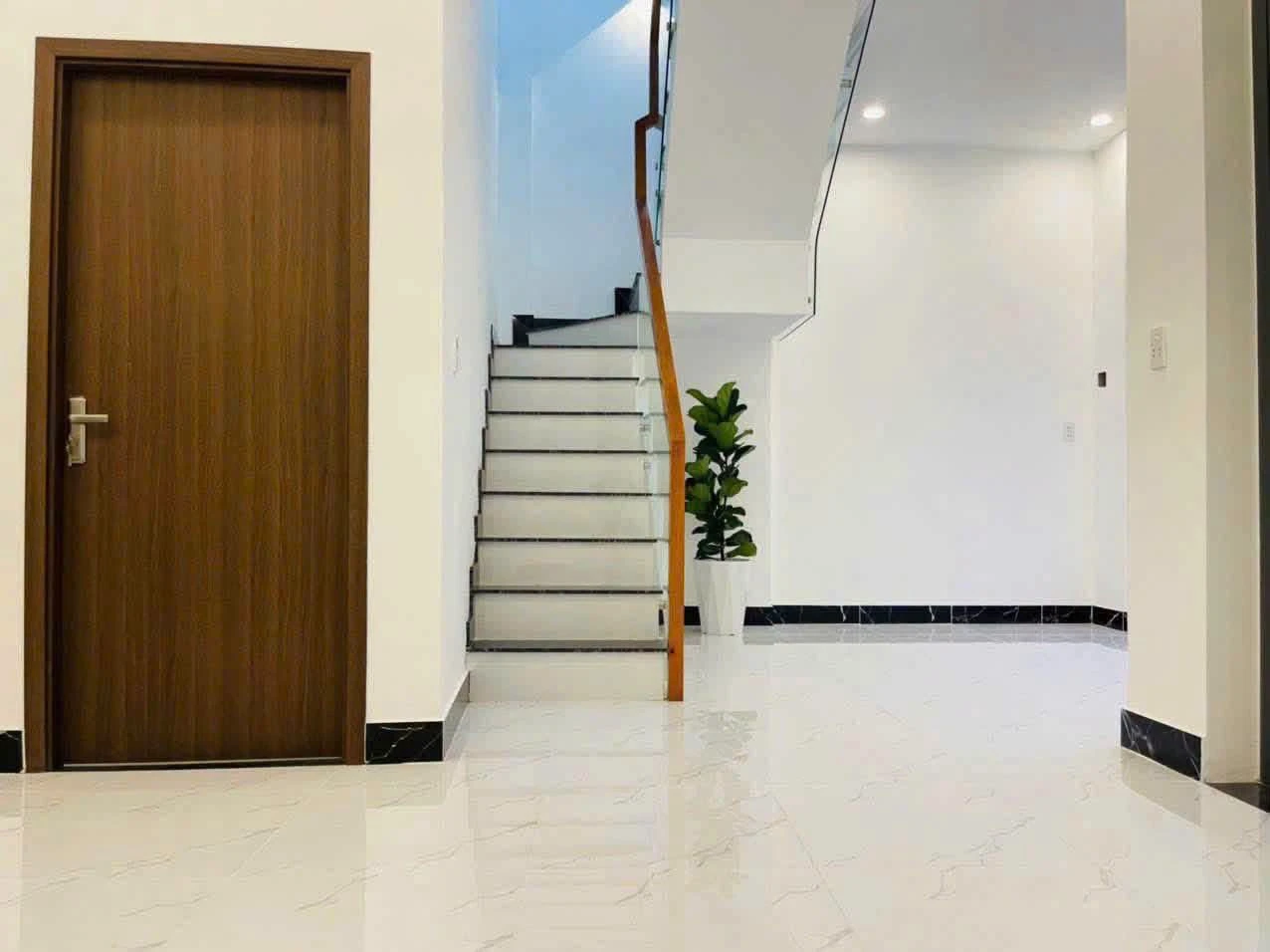 Bán nhà 50m2 3 phòng ngủ trung tâm Bình Hòa 2.7 tỷ - Ảnh 1
