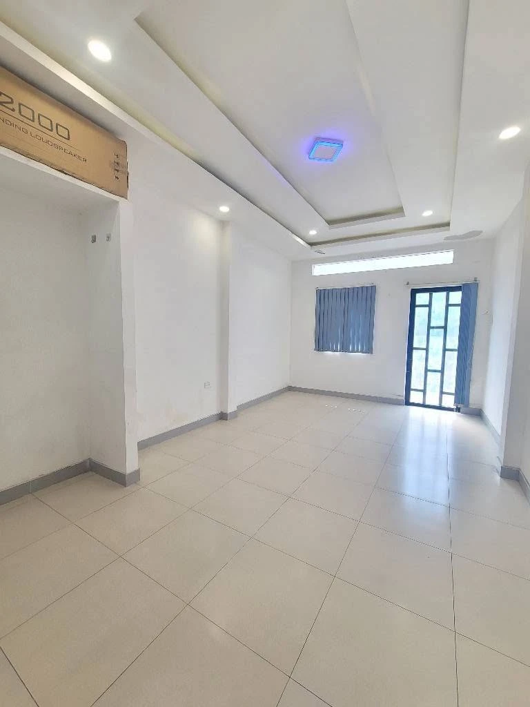 Bán nhà mặt tiền 70m² 4 phòng ngủ gần Chợ Bà Chiểu 9 tỷ - Ảnh 1