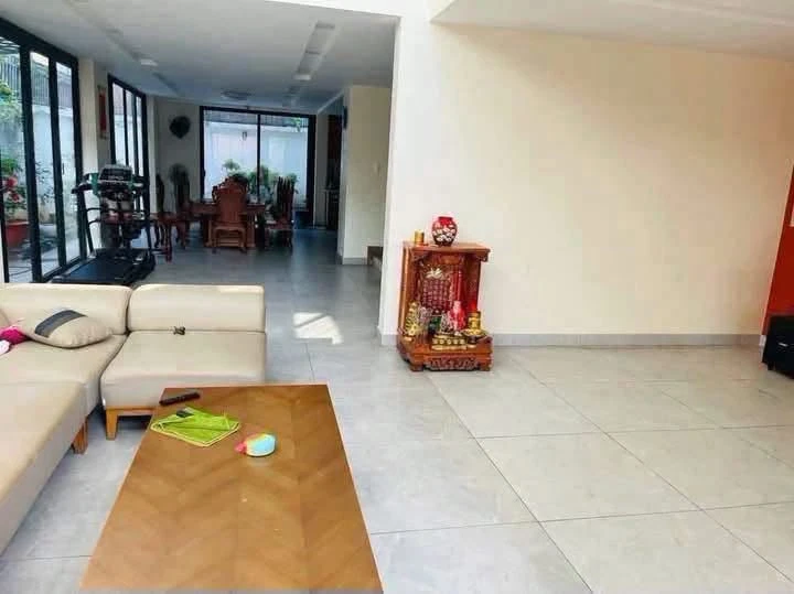 Bán biệt thự 4 phòng 198m² sau Gigamall Hiệp Bình Chánh Thủ Đức