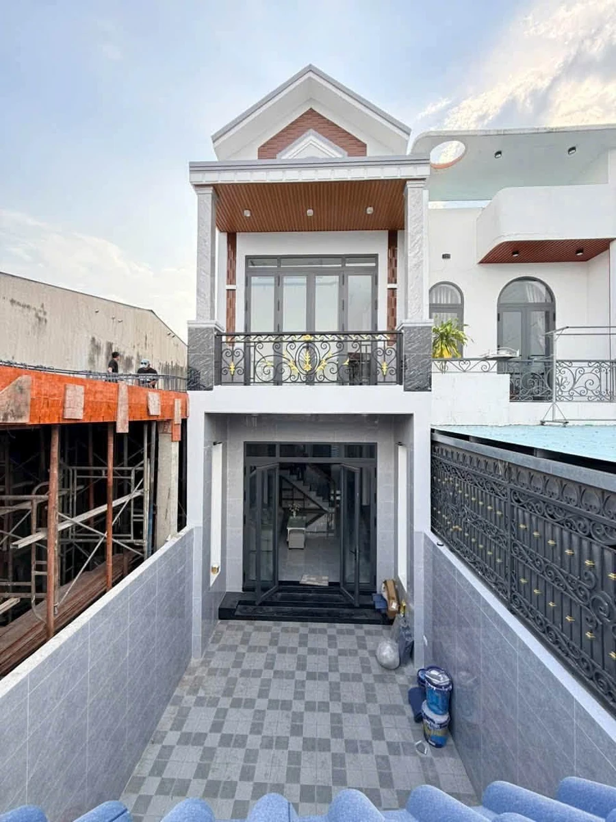 Bán nhà lầu hiện đại 3PN gần chợ Phú Thọ, 108m² Trảng Dài - Ảnh thu nhỏ 3