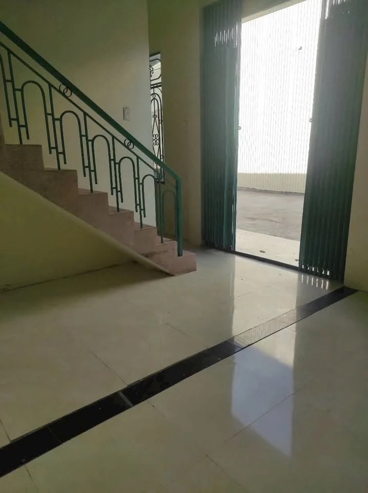 Cho thuê nhà mặt tiền Hai Bà Trưng, Quảng Ngãi, 100m², 12tr/tháng - Ảnh thu nhỏ 4