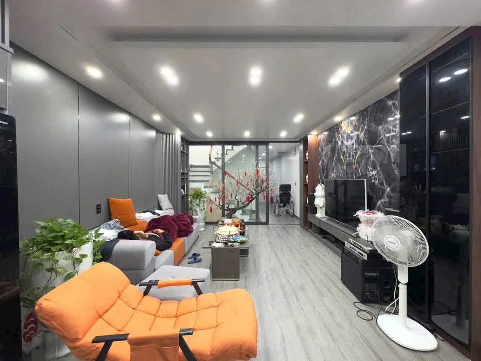Bán nhà mặt đường 96m² có thang máy ở Hải Phòng - Ảnh thu nhỏ 2