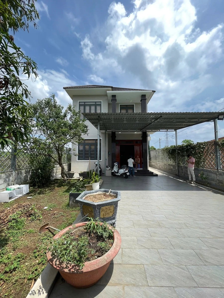 Bán nhà mái Thái 4 PN 299m² mặt tiền Hoà Long, Bình Chánh - Ảnh thu nhỏ 3