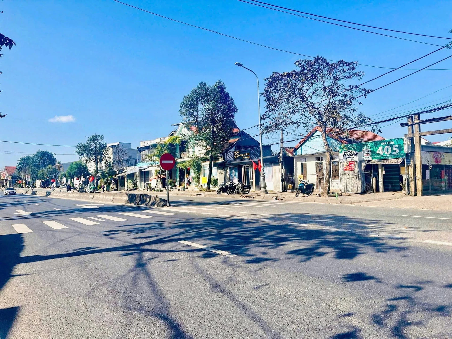 Bán đất mặt tiền Nguyễn Tất Thành, Huế, 180m² - Ảnh 1