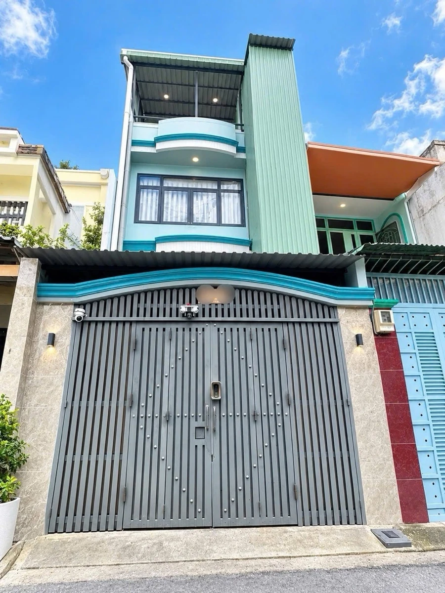 Bán nhà phố 82m² 3 tầng 5 phòng Phạm Văn Bạch Tân Bình - Ảnh 1