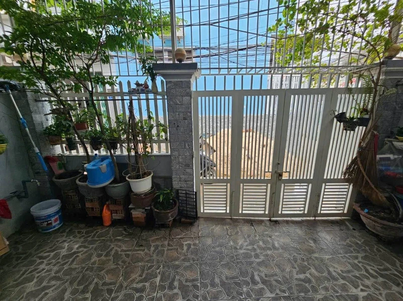 Bán nhà 2 tầng 85.7m2 hẻm Lê Hồng Phong Phước Hải Nha Trang